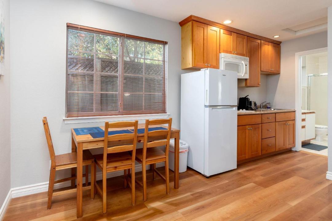 Photo of Kitchen in Shoreline West