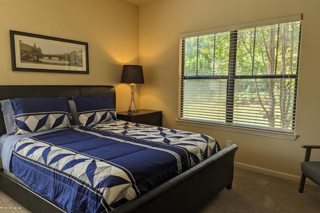 Photo of Bedroom in Executive Park