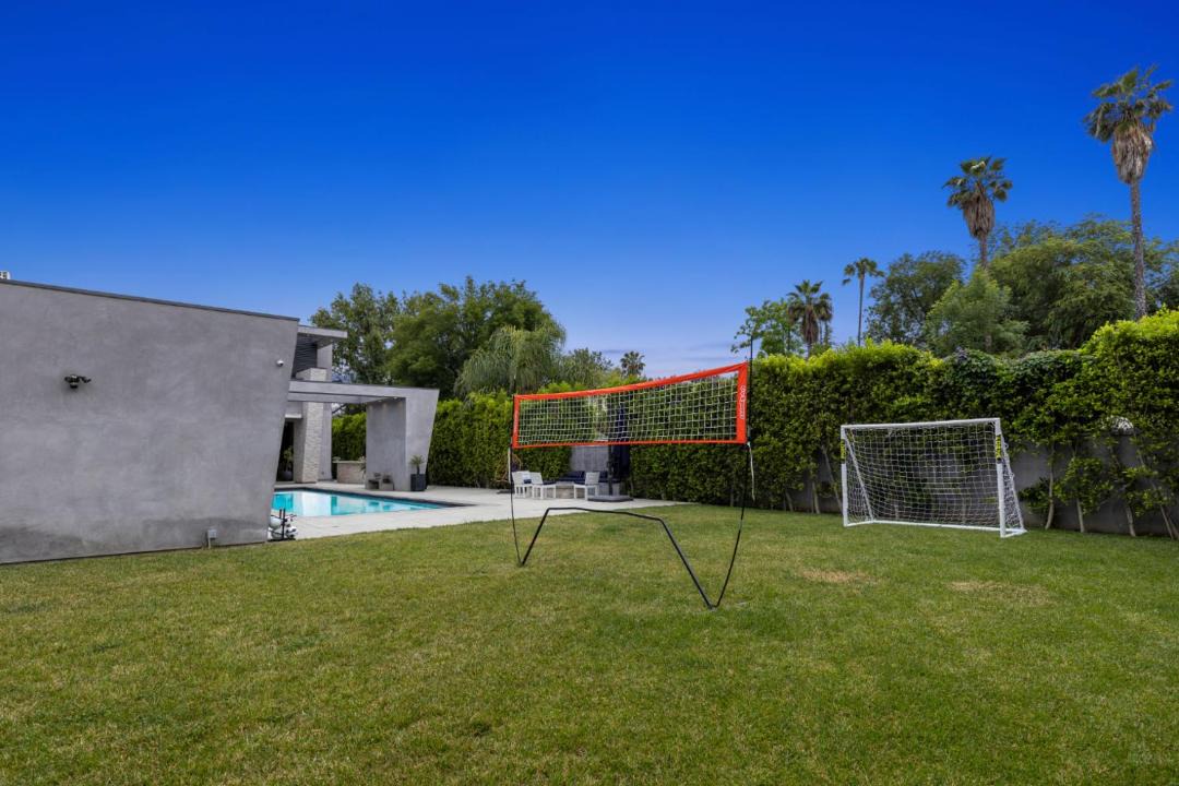 Photo of Others in Tarzana