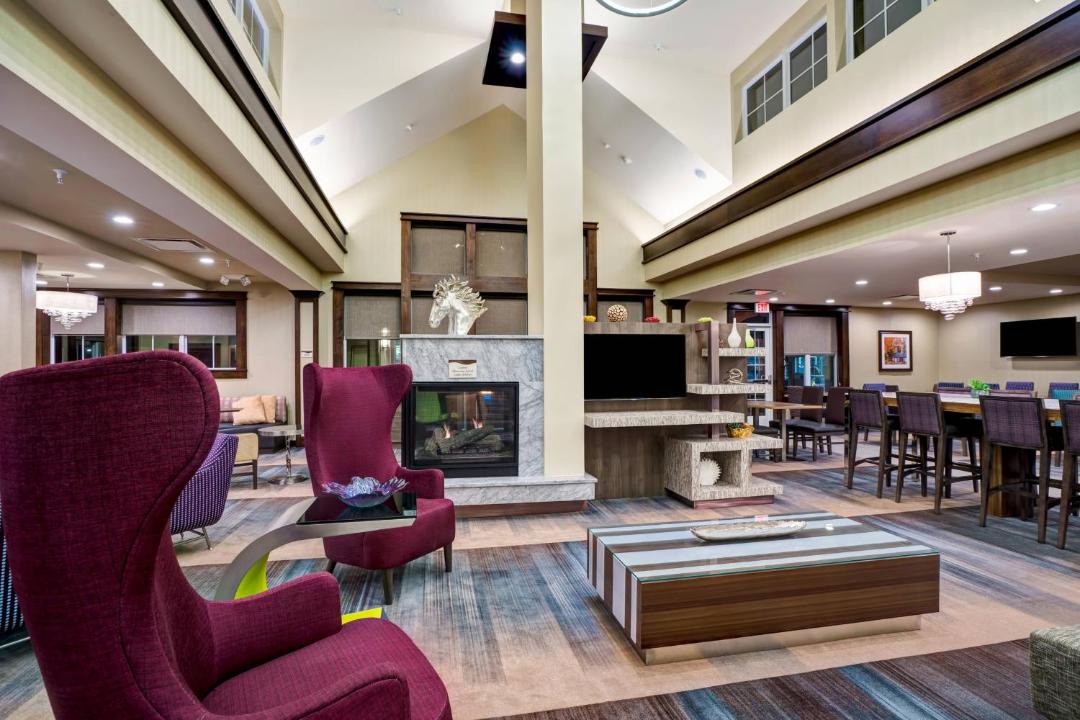 Photo of Livingroom in Yardville-Groveville