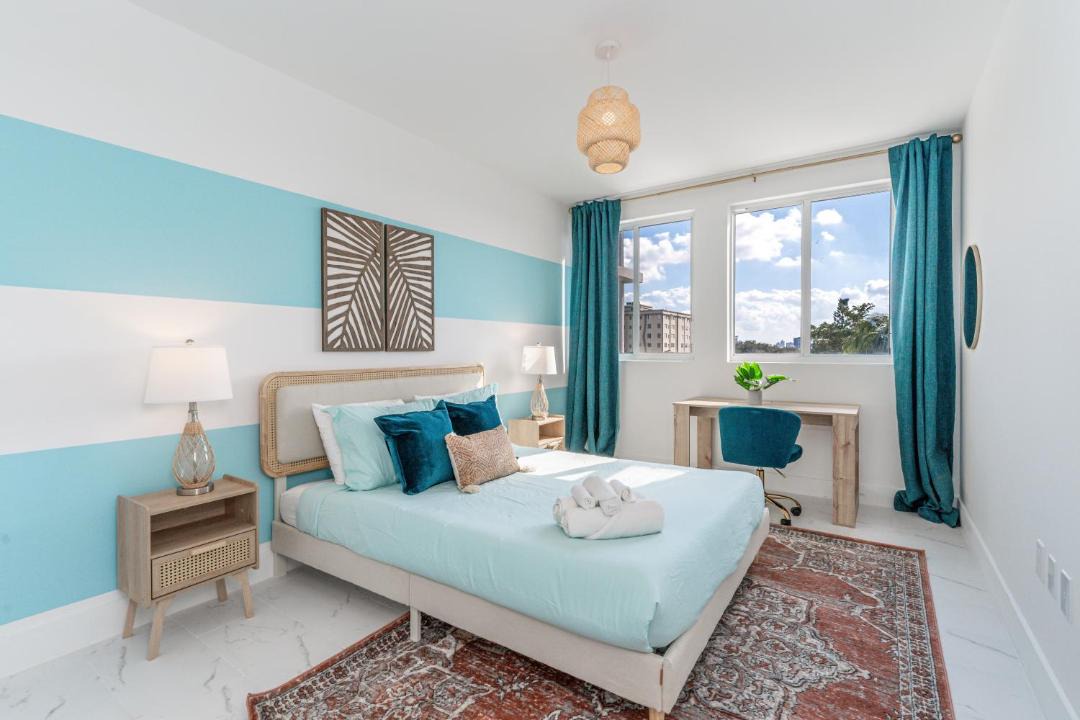 Photo of Bedroom in Downtown Hollywood