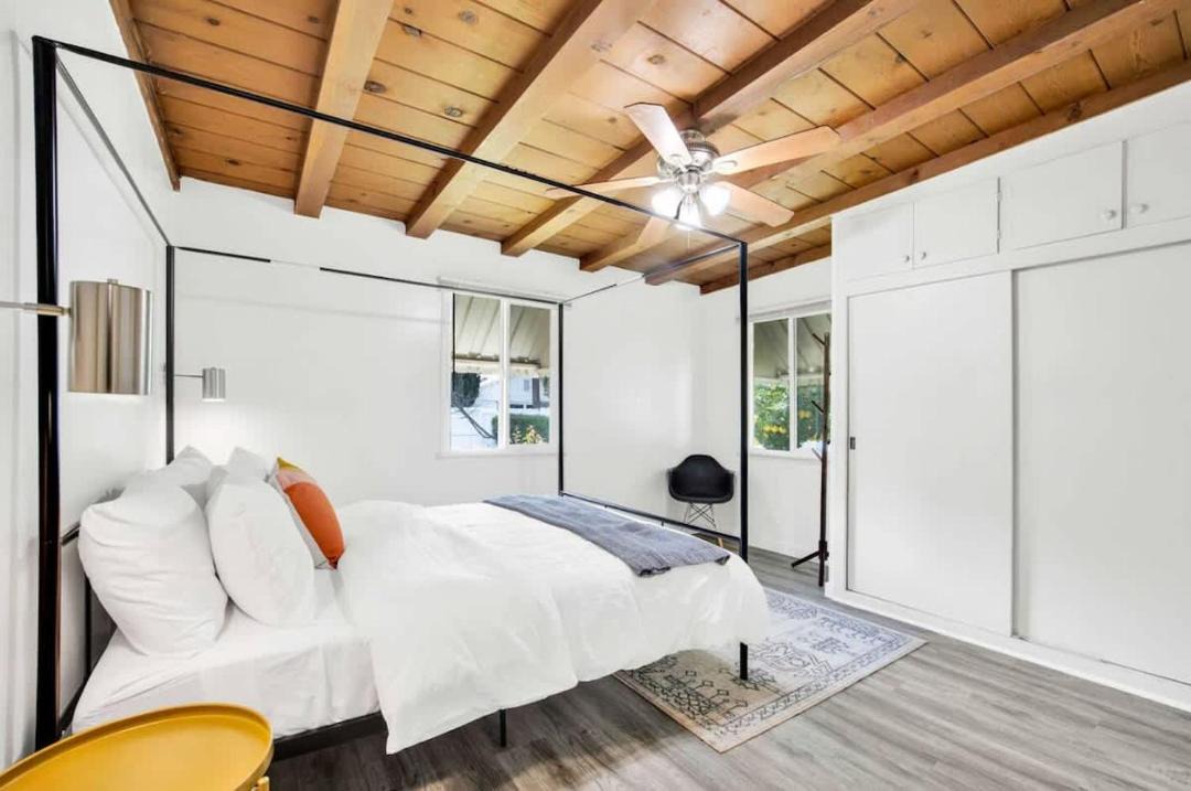 Photo of Bedroom in Reseda