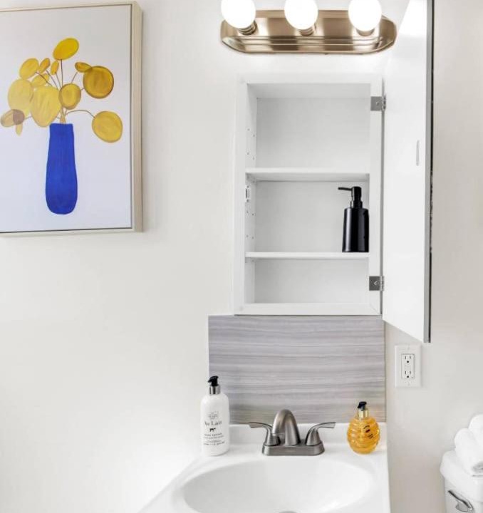 Photo of Bathroom in Reseda