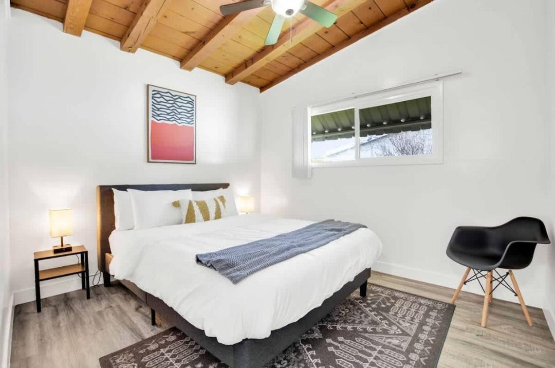 Photo of Bedroom in Reseda