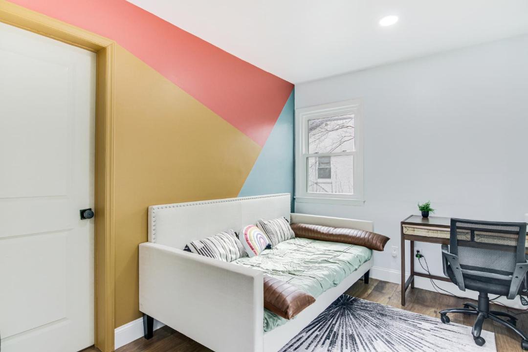 Photo of Bedroom in Beverly Woods