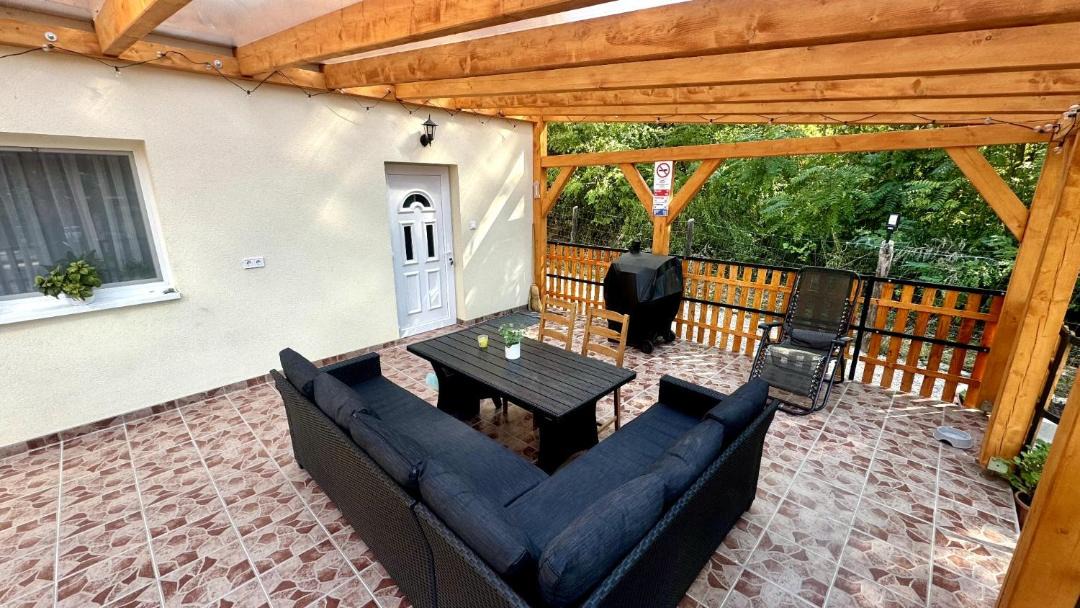 Photo of Patio Balcony in Labatlan