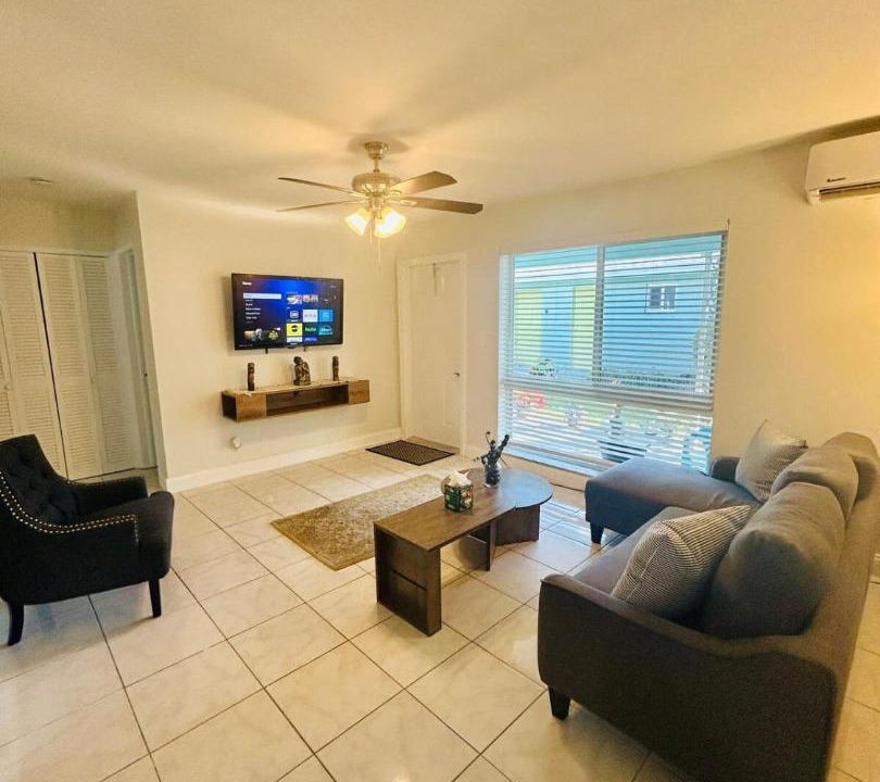 Photo of Livingroom in Lauderdale-by-the-Sea