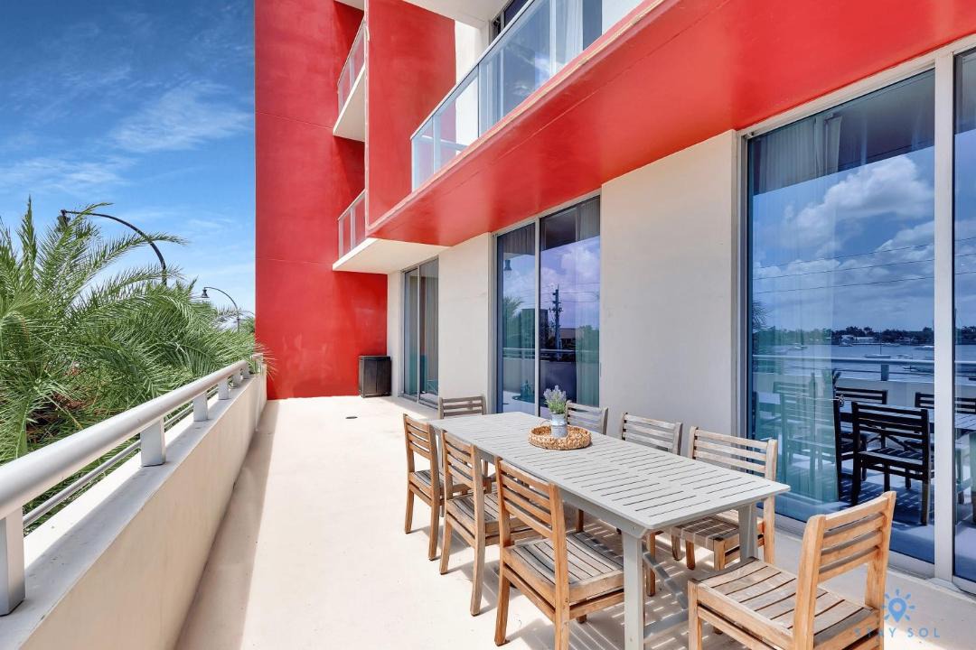 Photo of Patio Balcony in Hollywood