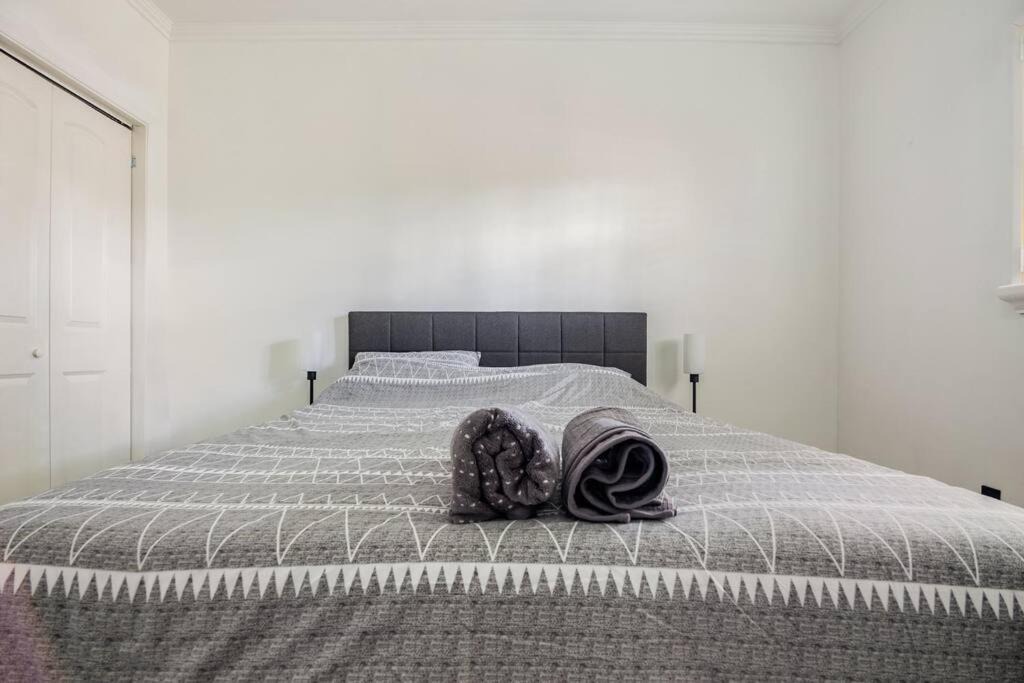 Photo of Bedroom in Golden Glades