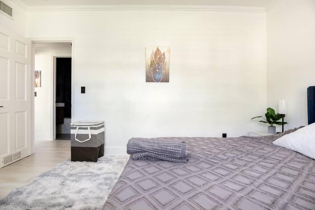 Photo of Bedroom in Golden Glades