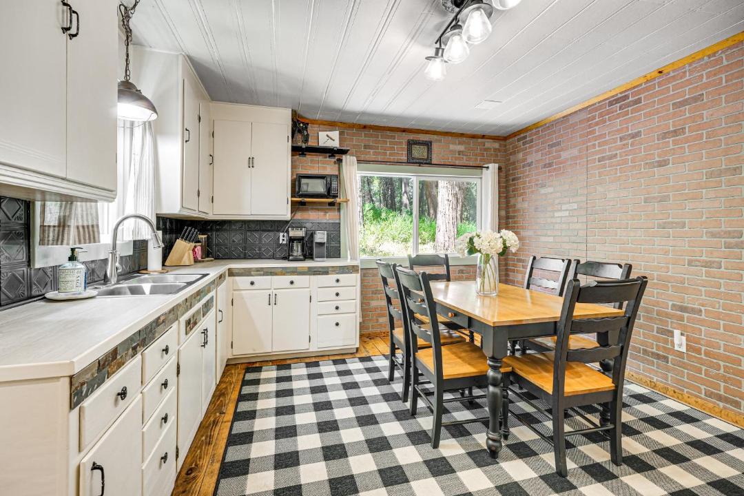 Photo of Kitchen in Forest Meadows