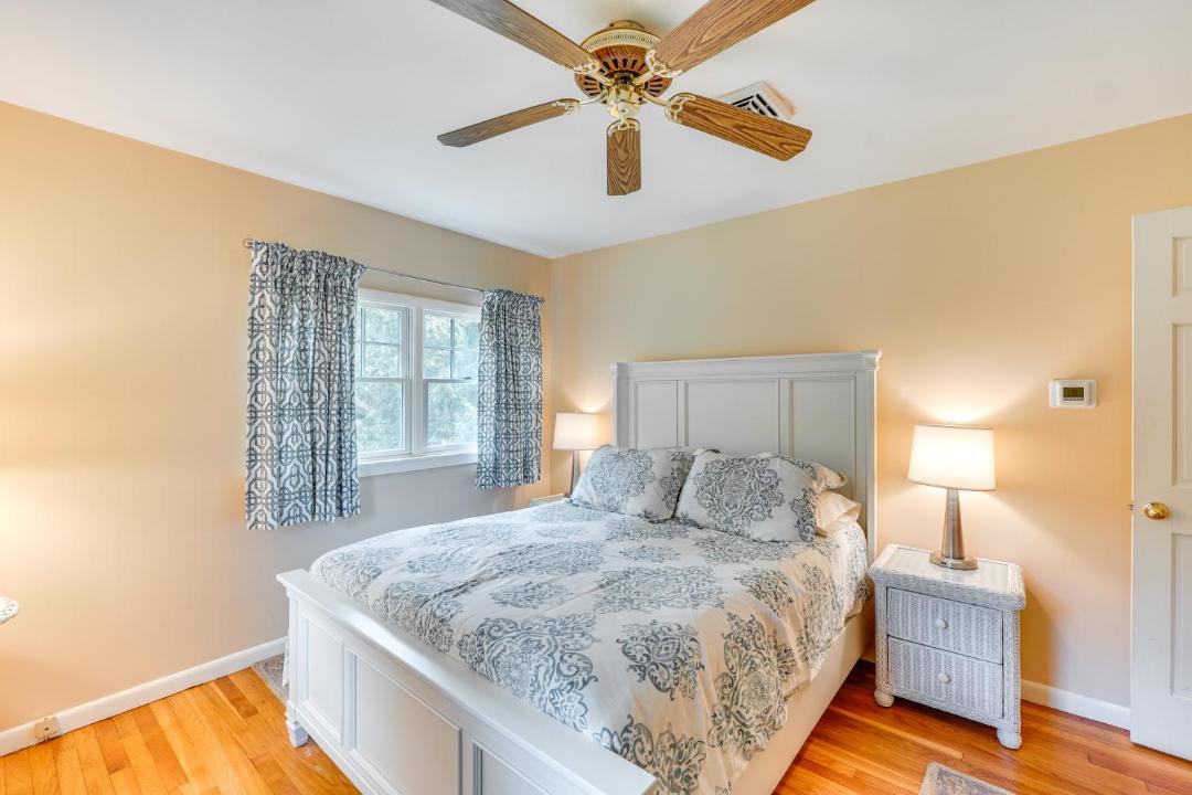 Photo of Bedroom in Salt Point
