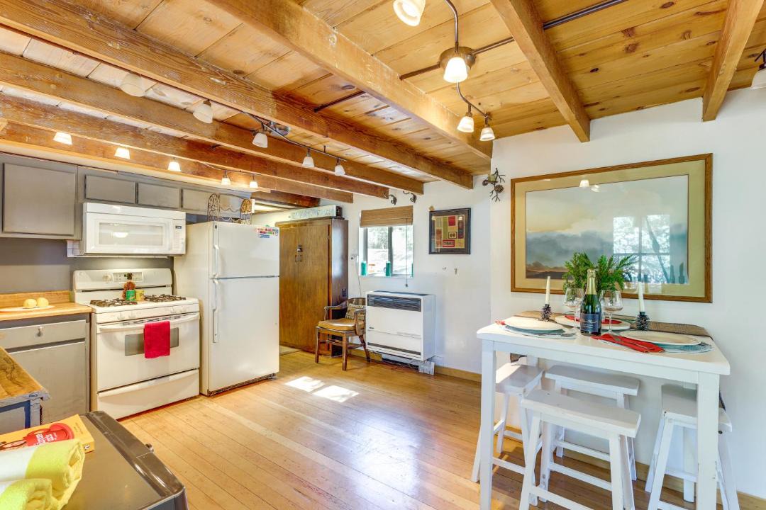 Photo of Kitchen in Green Valley Lake