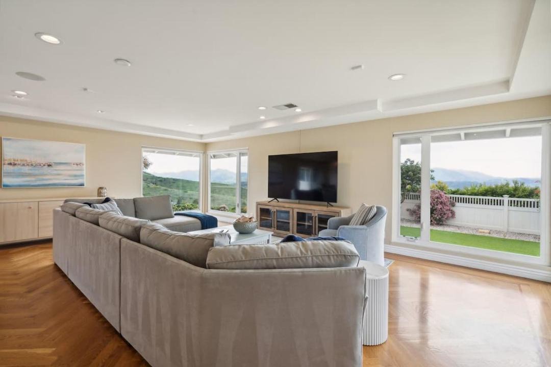 Photo of Livingroom in Thousand Oaks