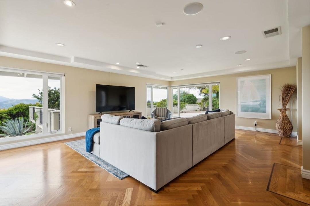 Photo of Livingroom in Thousand Oaks