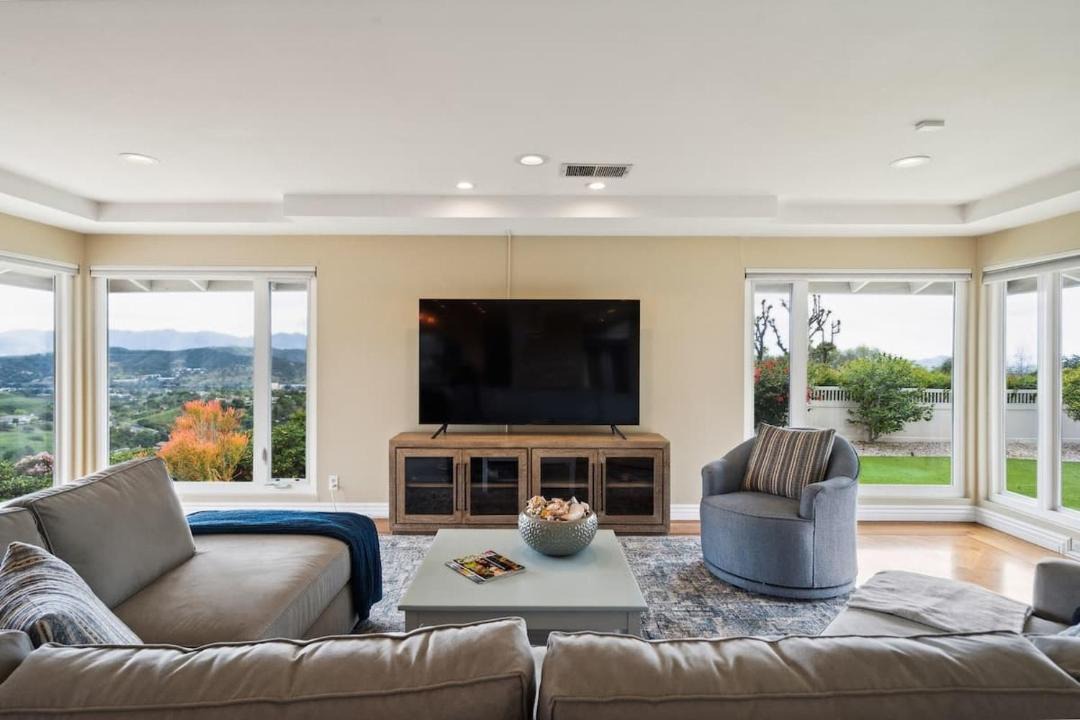 Photo of Livingroom in Thousand Oaks