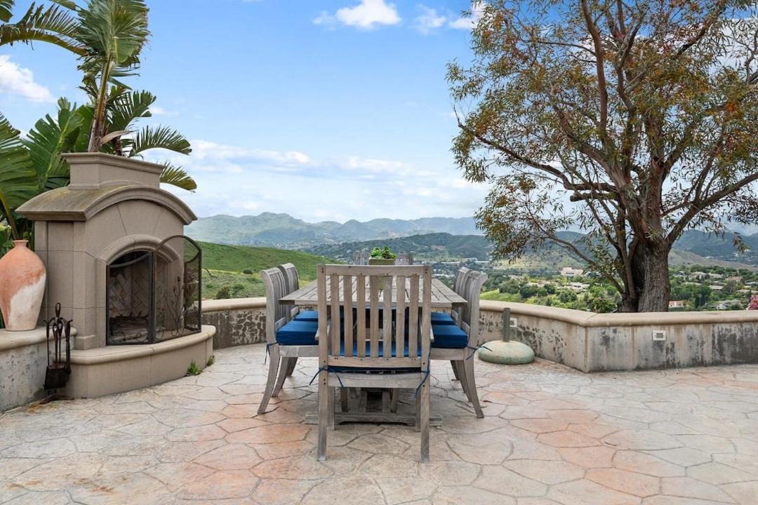 Photo of Patio Balcony in Thousand Oaks