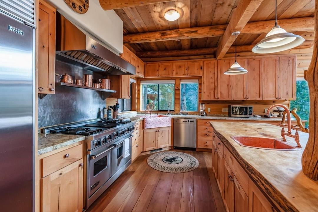 Photo of Kitchen in Shaver Lake
