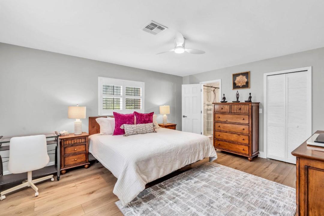 Photo of Bedroom in Willoughby Acres