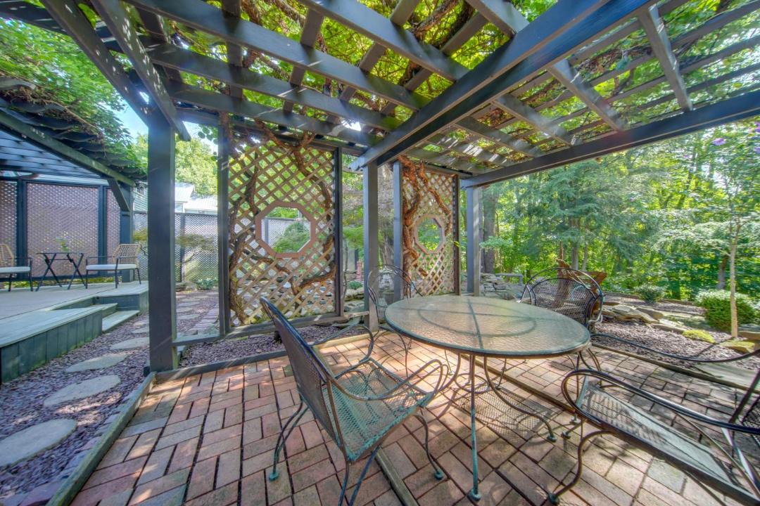 Photo of Patio Balcony in Jamestown