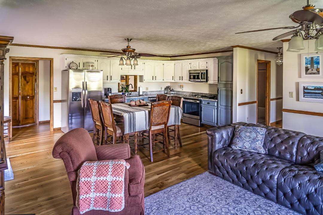 Photo of Livingroom in Elizabethton