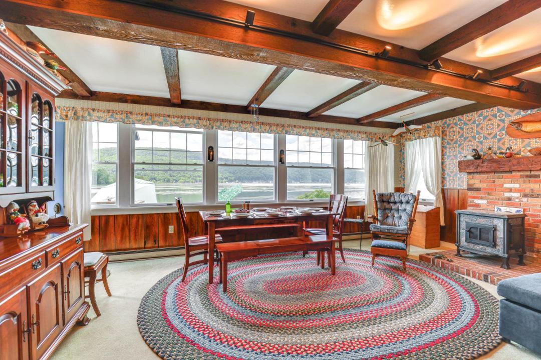 Photo of Livingroom in Middlesex