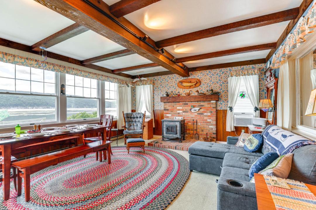 Photo of Livingroom in Middlesex