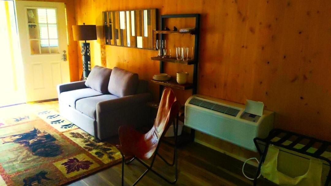 Photo of Livingroom in Cave Junction