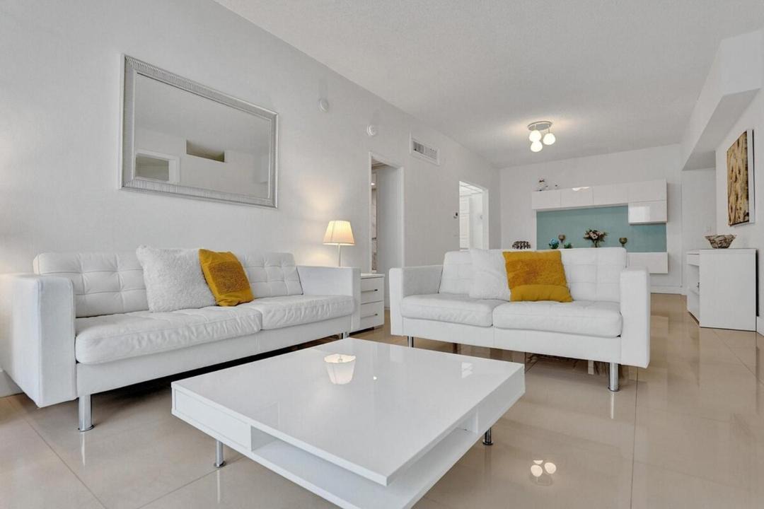 Photo of Livingroom in Hollywood South Central Beach