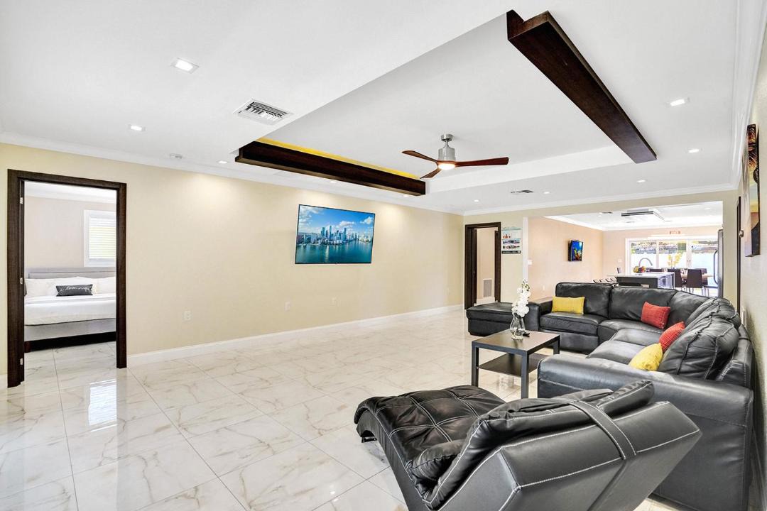 Photo of Livingroom in South Lake