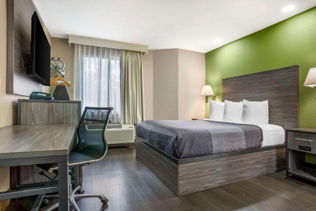 Photo of Bedroom in Tuscaloosa