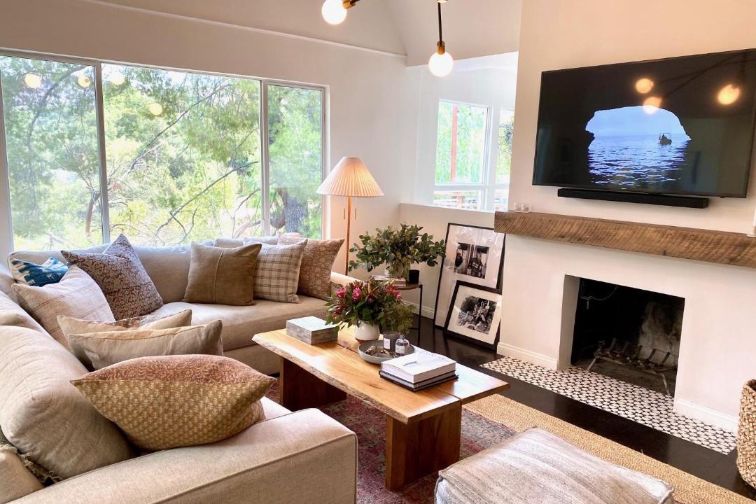Photo of Livingroom in Woodland Hills