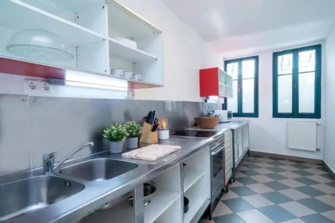 Photo of Kitchen in 15th District