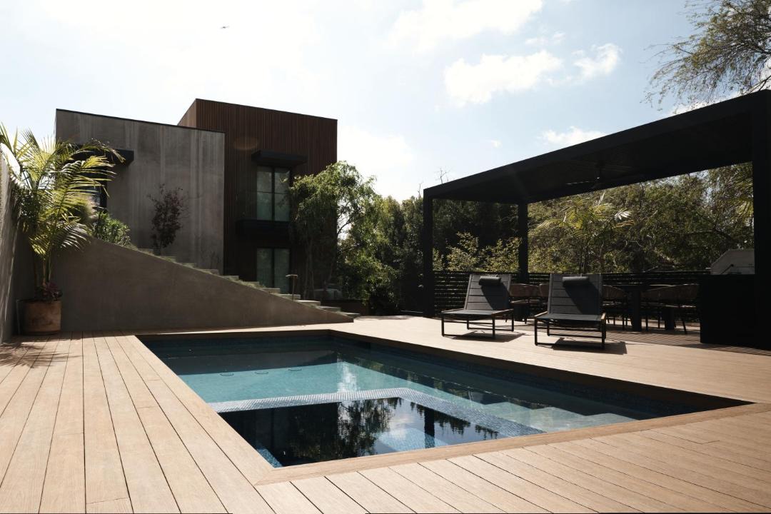 Photo of Others in Hollywood Hills