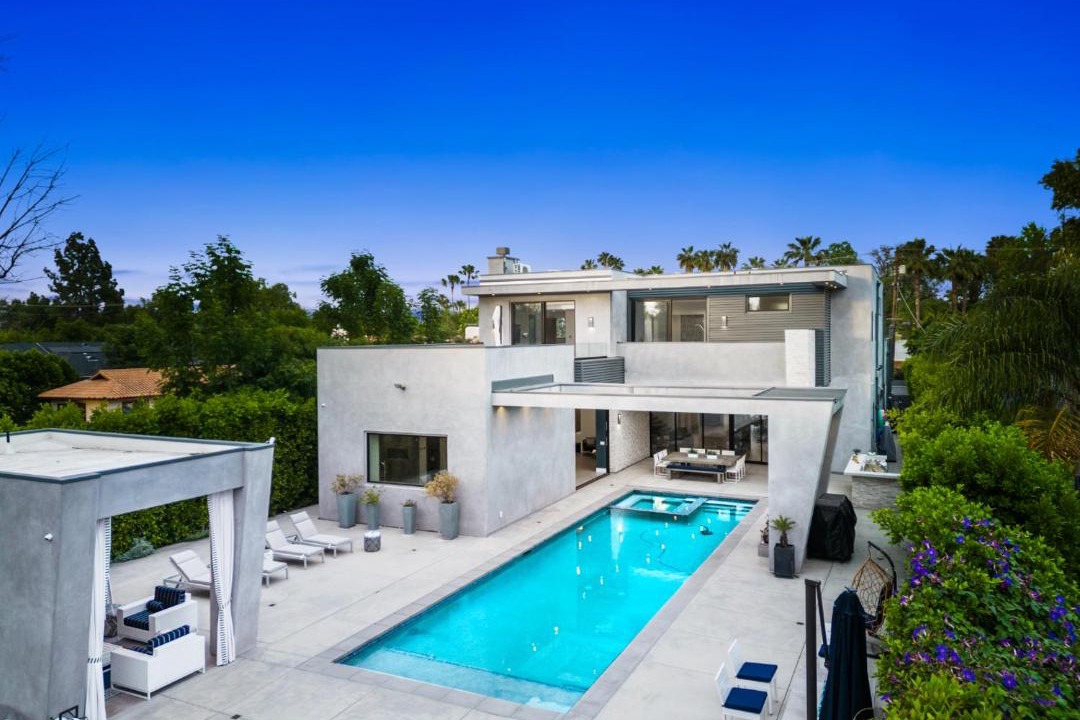 Photo of Others in Tarzana