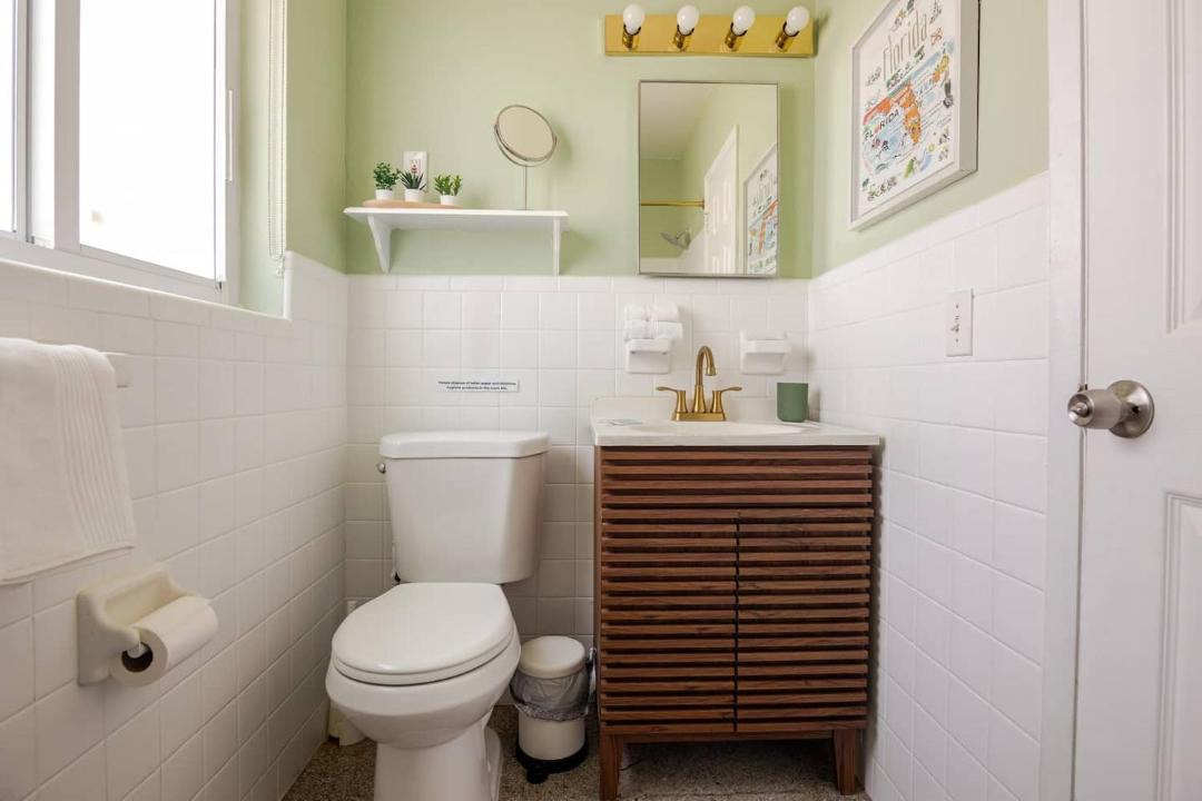 Photo of Bathroom in Royal Poinciana