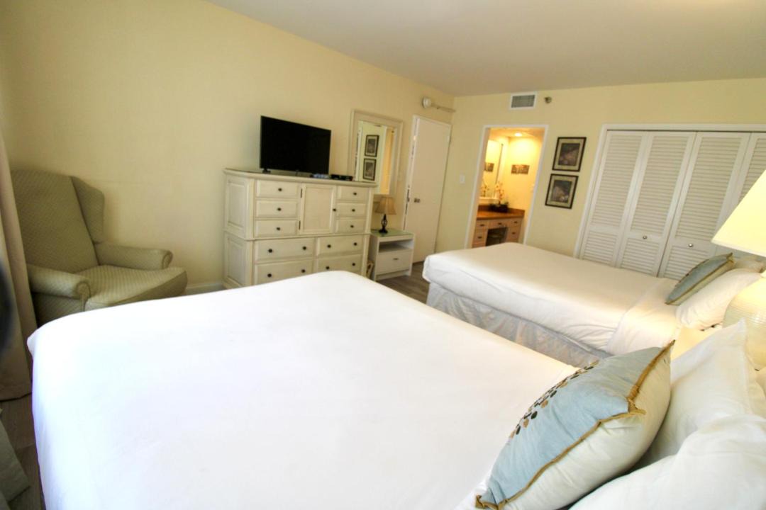 Photo of Bedroom in Mid Beach