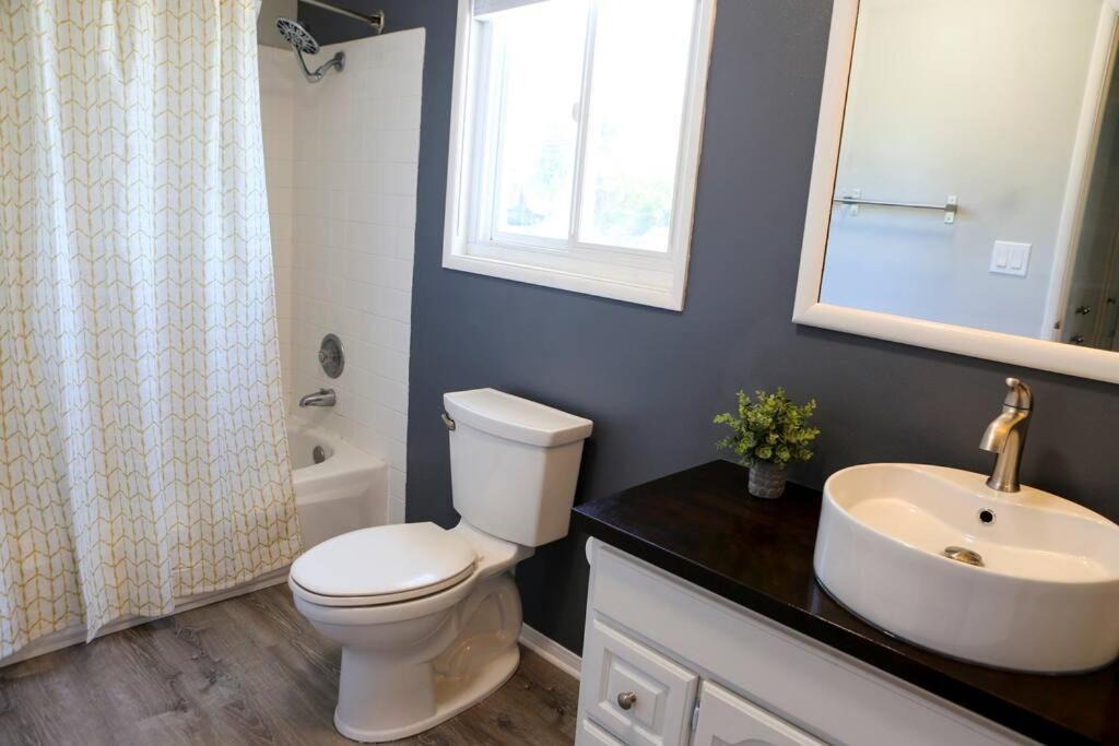Photo of Bathroom in Thousand Oaks