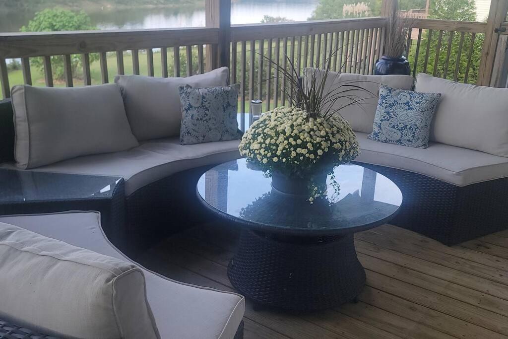 Photo of Patio Balcony in Elrod