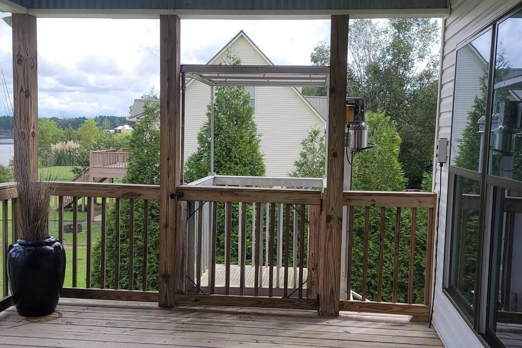 Photo of Patio Balcony in Elrod