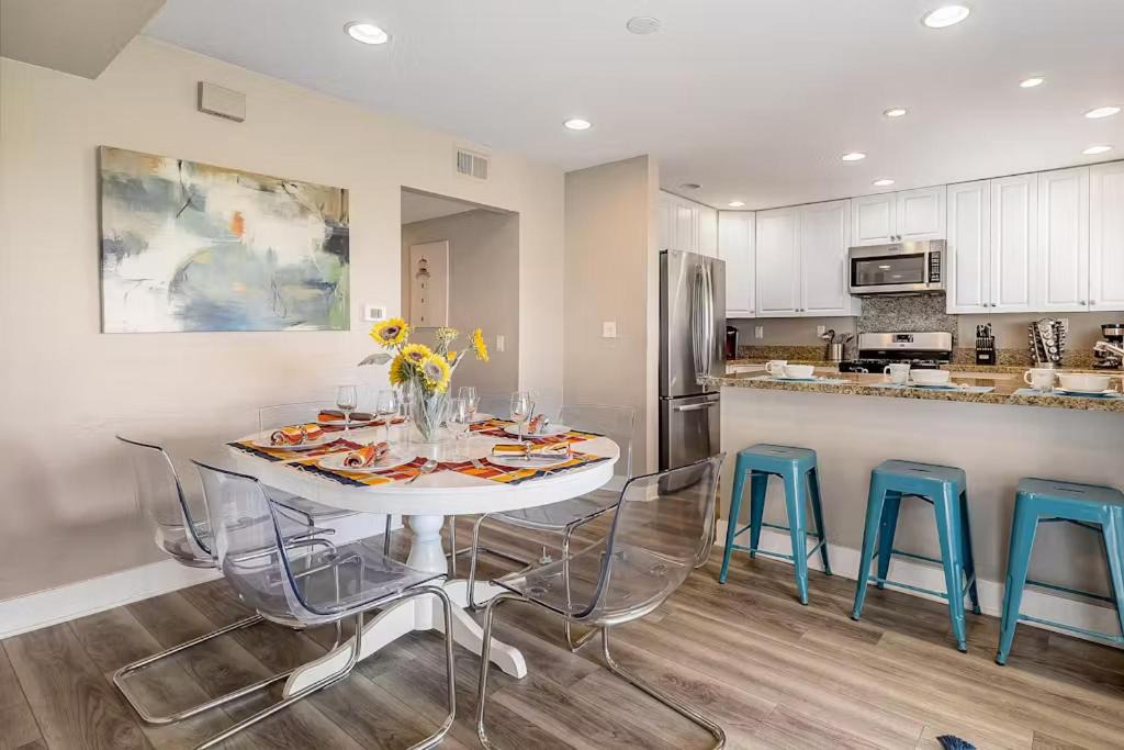 Photo of Kitchen in Balboa Peninsula