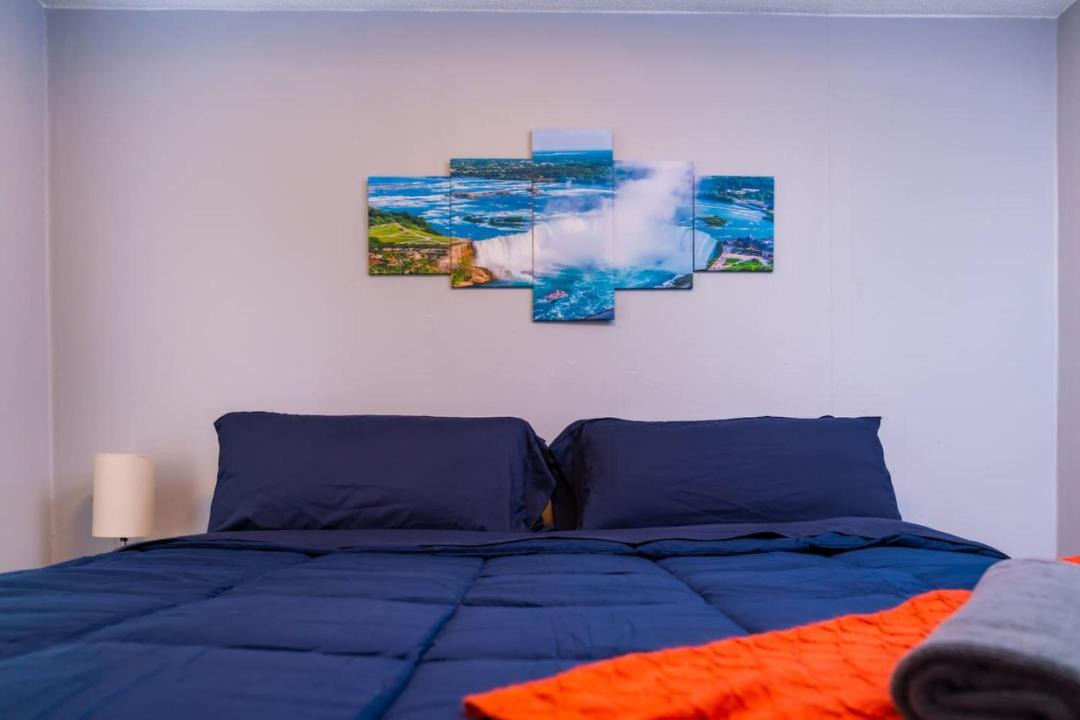 Photo of Bedroom in Niagara Falls
