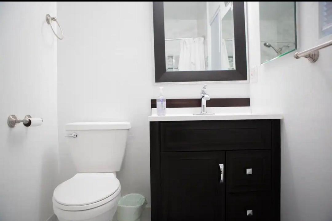 Photo of Bathroom in Belmont Shore