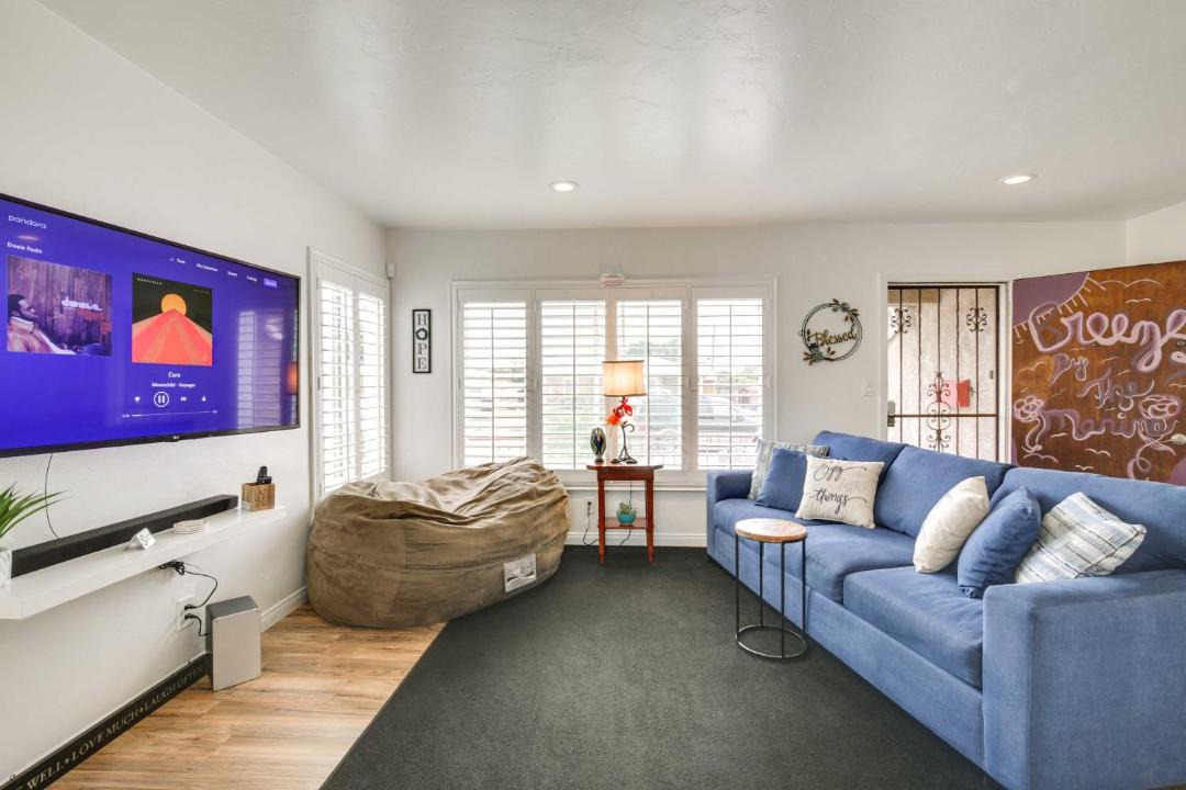 Photo of Livingroom in Lincoln Acres