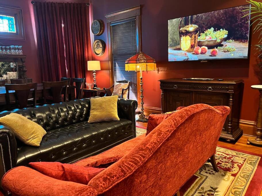 Photo of Livingroom in Downtown
