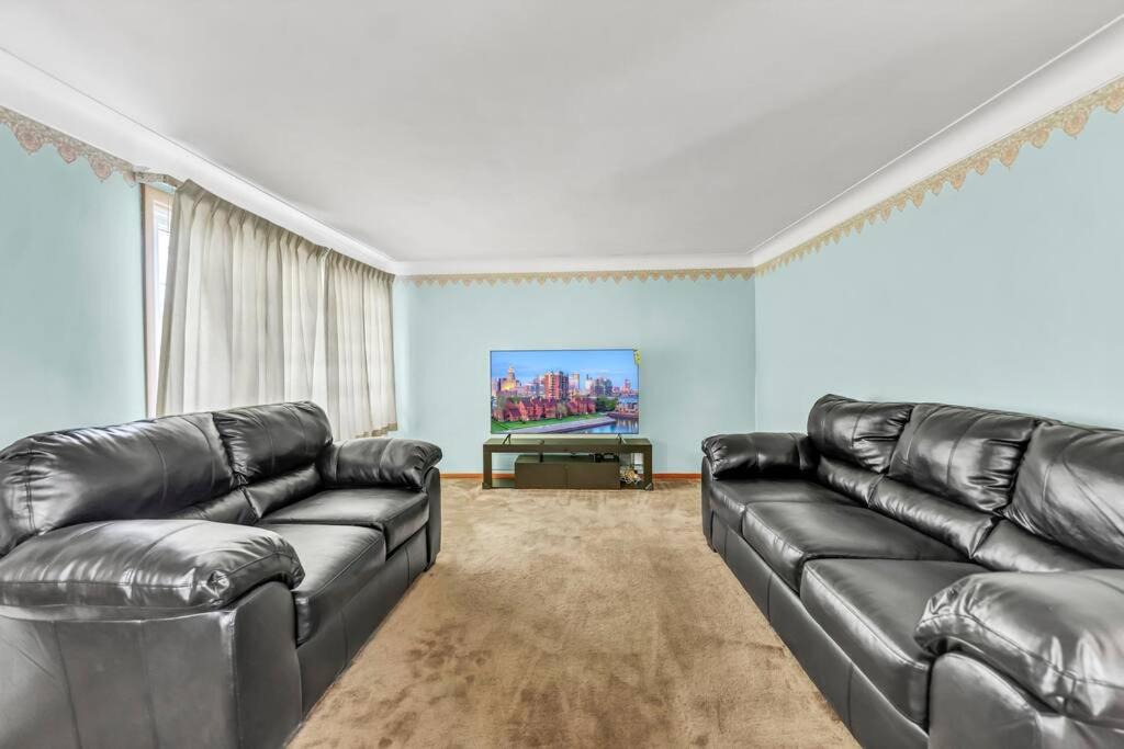 Photo of Livingroom in Cheektowaga