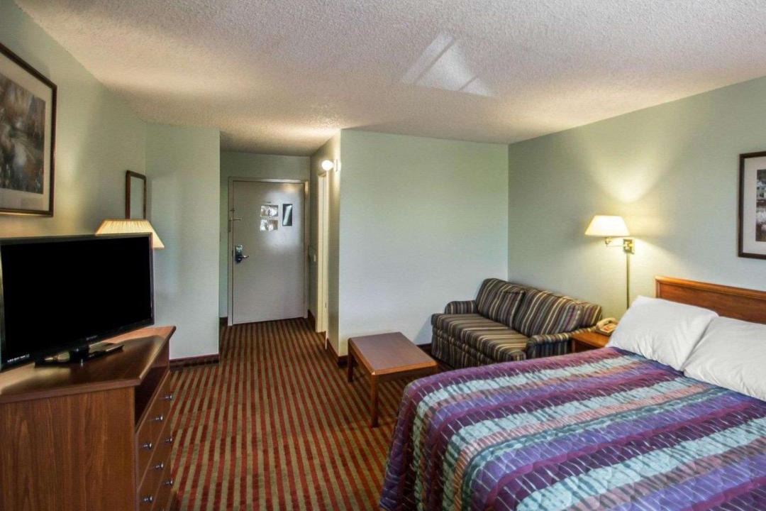 Photo of Bedroom in Lakeville