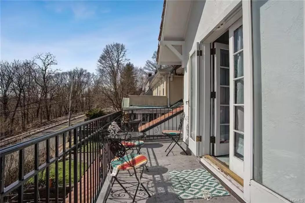 Photo of Patio Balcony in White Plains