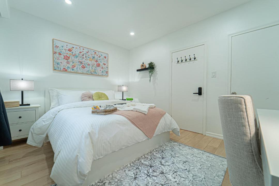 Photo of Bedroom in Bathurst Manor