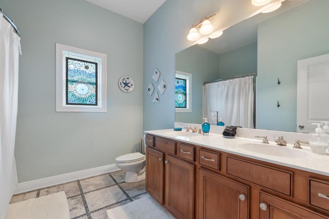 Photo of Bathroom in Shoreline Park